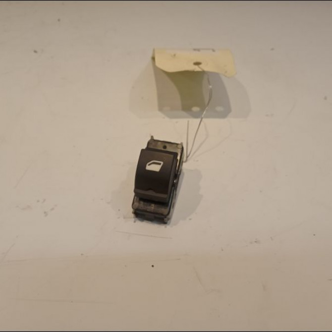 Commande leve-glace porte arrière gauche occasion CITROEN 146 Phase 1 04-1995->04-1999 1.2i PureTech 110ch 96762292ZD 1