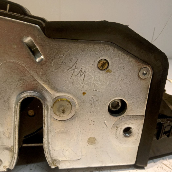 Serrure porte arg occasion B.M.W. SERIE 3 IV Phase 2 09-2001->03-2005 320d 51227011245 3