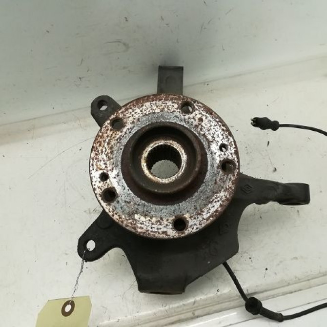 Moyeu avg occasion RENAULT LAGUNA II Phase 1 11-2000->03-2005 1.9 DCI 120ch 402102084R 2