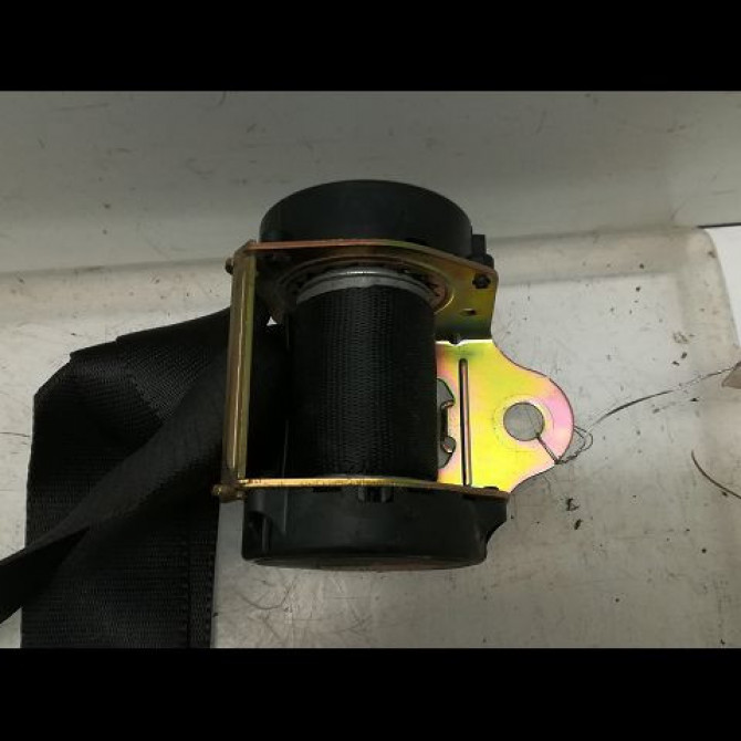 Ceinture arrière gauche occasion FORD FIESTA V 1151706 2