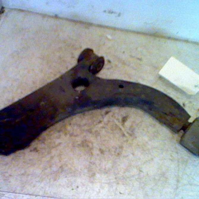 Triangle inf avg occasion FORD FIESTA V 1212808 1