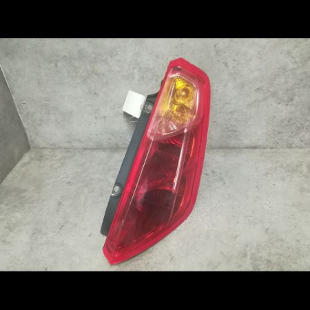 Feu arrière droit occasion FIAT GRANDE PUNTO III Phase 1 09-2005->12-2013 1.4i 77ch 51701590