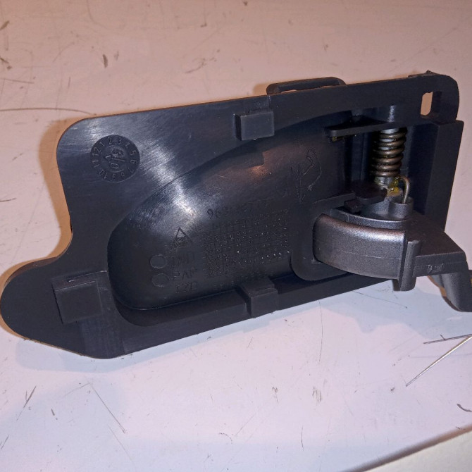 Poignee int porte arg occasion CITROEN XSARA PICASSO Phase 2 02-2004->12-2010 1.6 HDI 110ch 9143R3 2