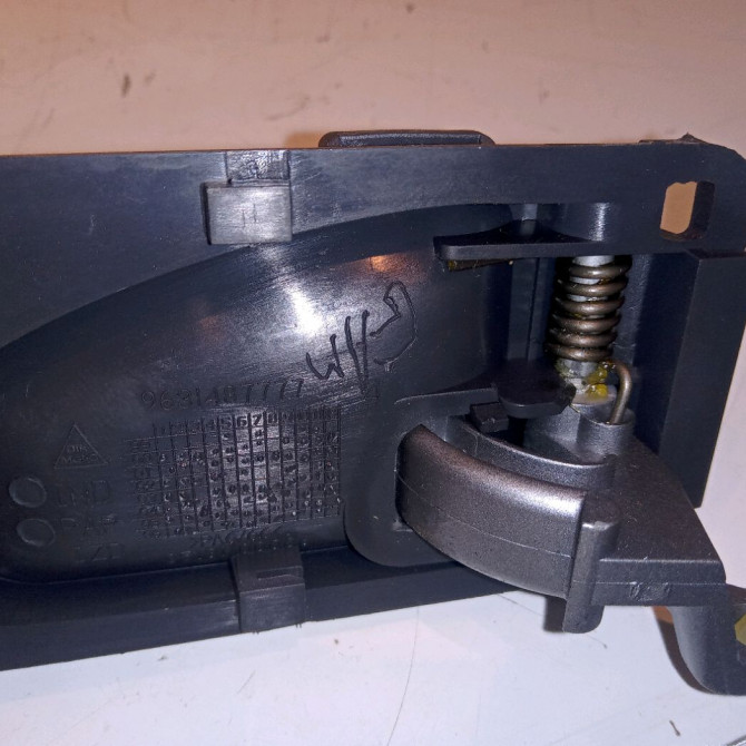 Poignee int porte arg occasion CITROEN XSARA PICASSO Phase 2 02-2004->12-2010 1.6 HDI 110ch 9143R3 3