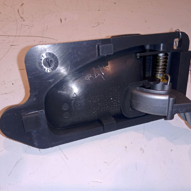 Poignee int porte avd occasion CITROEN XSARA PICASSO Phase 2 02-2004->12-2010 1.6 HDI 110ch 9143R4 2