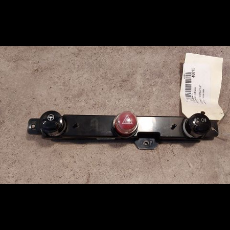 Bouton de warning occasion FIAT 500 II 500 II Phase 1 2007-07-01->2016-03-31 1.3 D MULTIJET 16v 75ch 735451107