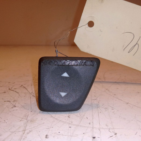 Commande lève-glace porte avant droite occasion FIAT 500 II 500 II Phase 1 2007-07-01->2016-03-31 1.2i 69ch 735450602