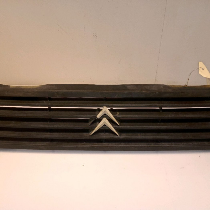Calandre occasion CITROEN C15 Phase 1 07-1987->06-1996 1.1i 95559651 1