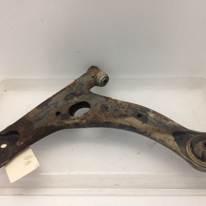 Triangle inf avd occasion TOYOTA AVENSIS II phase 1 05-2003->08-2006 4806805070 1