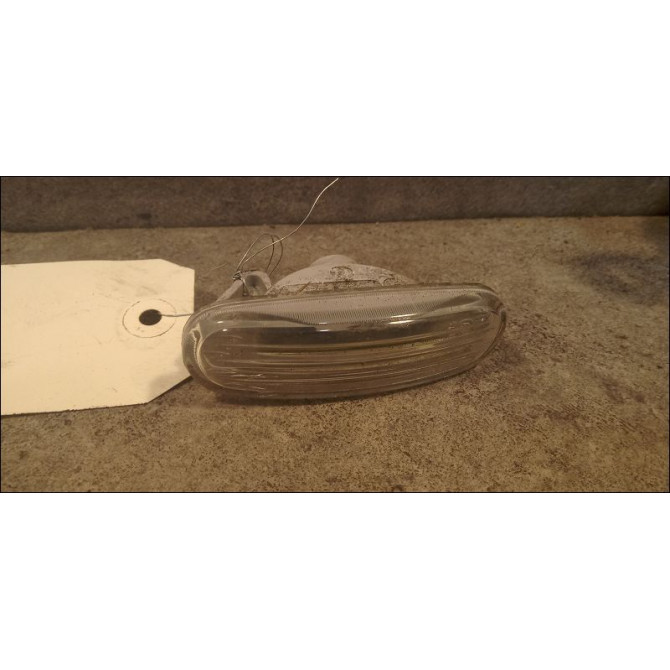 Répétiteur aile gauche occasion FIAT GRANDE PUNTO III Phase 1 09-2005->12-2013 1.2i 65ch 51717793 1