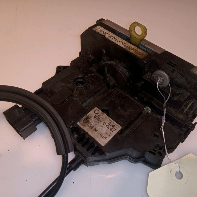 Serrure porte avg occasion FIAT GRANDE PUNTO III Phase 1 09-2005->12-2013 1.2i 65ch 52065105 2