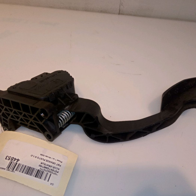Potentiometre accelerateur occasion FIAT GRANDE PUNTO III Phase 1 09-2005->12-2013 1.2i 65ch 2