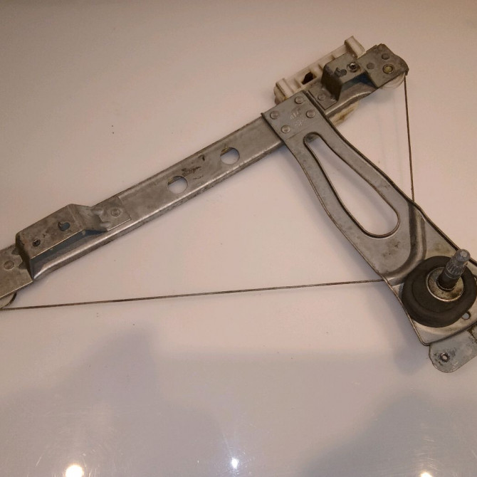 Mecanisme leve-glace arrière droit occasion CITROEN C3 I Phase 1 04-2002->10-2005 1.4i 922498 1