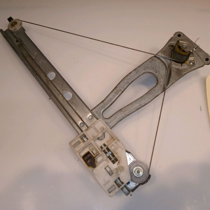 Mecanisme leve-glace arrière droit occasion CITROEN C3 I Phase 1 04-2002->10-2005 1.4i 922498 2