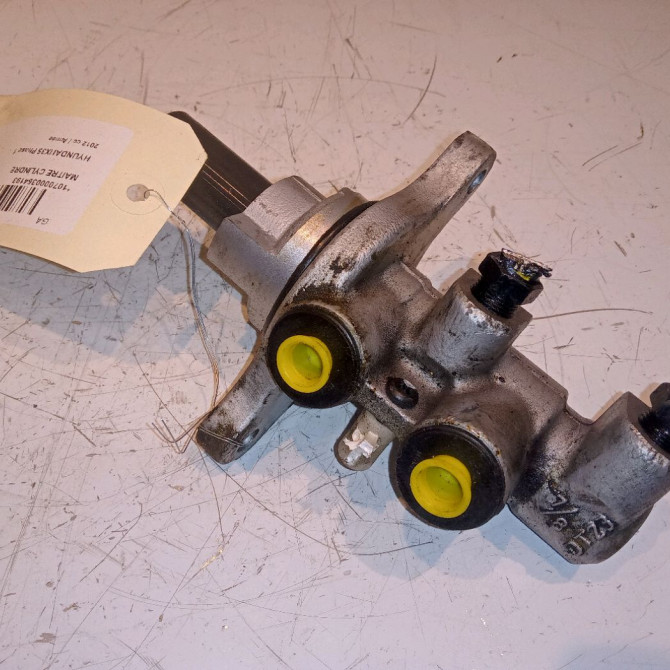 Maitre cylindre occasion HYUNDAI IX35 Phase 1 03-2010->06-2013 585102Y201 1