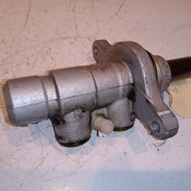 Maitre cylindre occasion HYUNDAI IX35 Phase 1 03-2010->06-2013 585102Y201 2