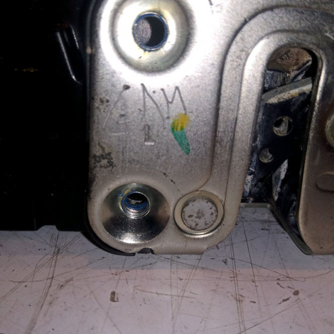 Serrure porte avg occasion HYUNDAI IX35 Phase 1 03-2010->06-2013 813102Y000 3