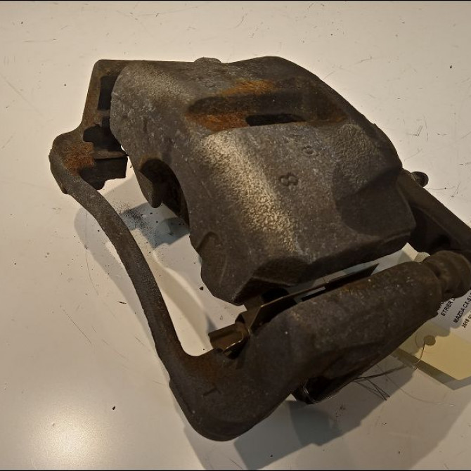 Etrier de frein avant gauche occasion MAZDA CX-5 I Phase 1 01-2012->... K0113371X 2