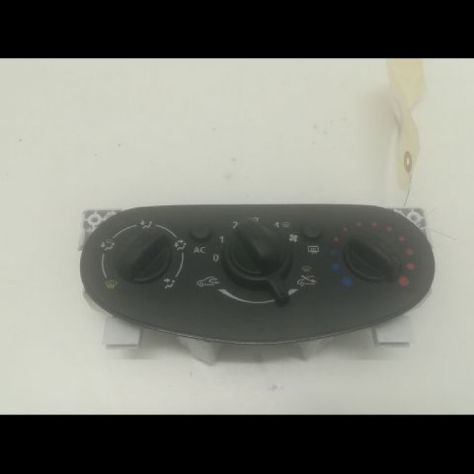 Commande de chauffage occasion DACIA SANDERO I Phase 1 06-2008->10-2012 1.5 DCI 85ch 275101924R 1