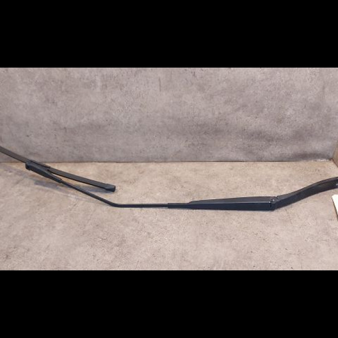 Bras essuie-glace avant droit occasion ALFA ROMEO MI.TO MI.TO Phase 1 2008-09-01->2016-12-31 1.3 JTDM 95ch 50521548 1