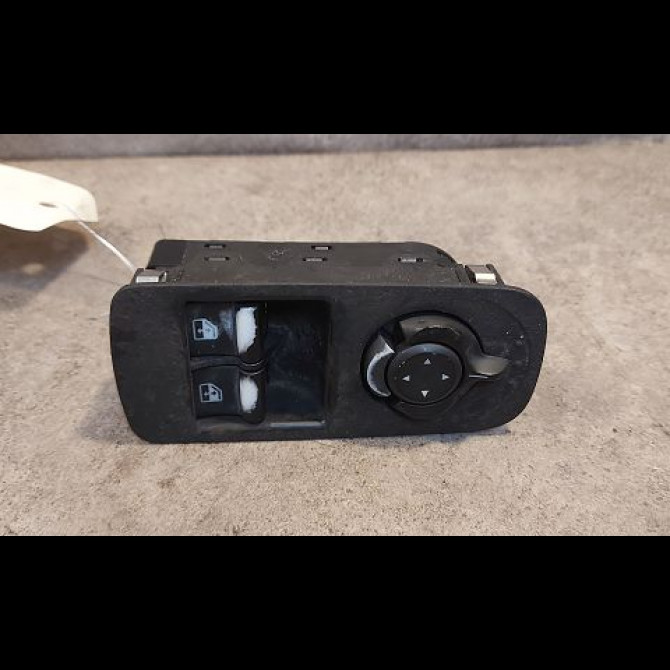 Commande lève-glace porte avant gauche occasion ALFA ROMEO MI.TO MI.TO Phase 1 2008-09-01->2016-12-31 1.3 JTDM 95ch 156085171 1