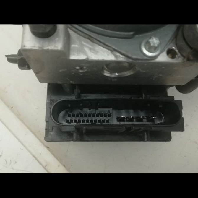 Unité hydraulique ABS occasion PEUGEOT 107 Phase 2 01-2009->01-2012 1.0i 70ch 12v 4541F5 3