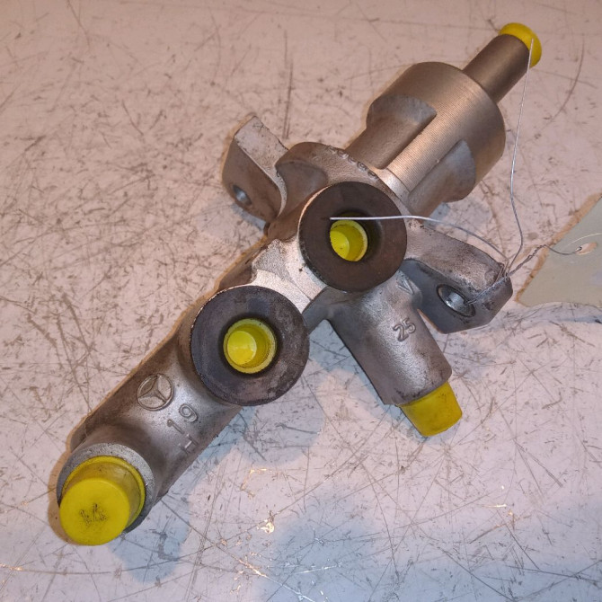 Maitre cylindre occasion MERCEDES CLASSE E II Phase 2 09-1999->03-2002 E 220 CDI 54308301 1