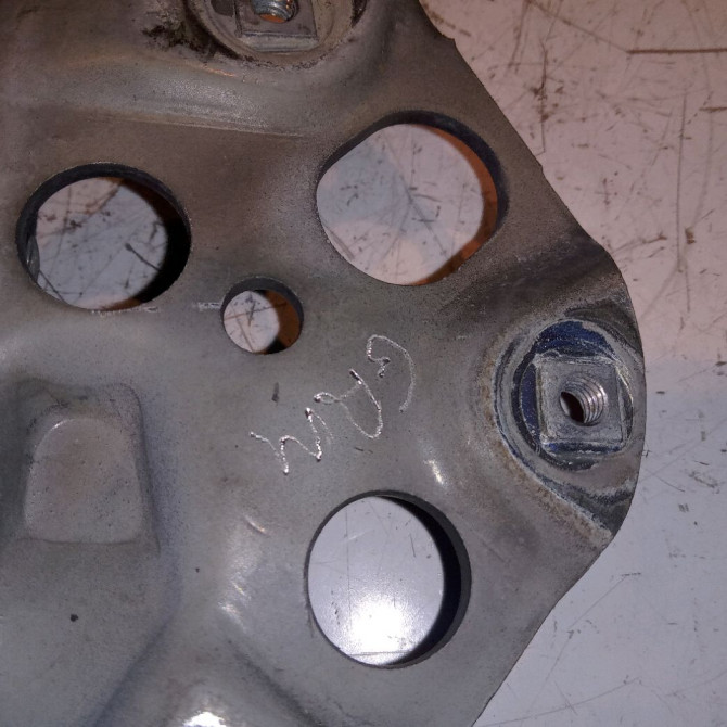 Compas d capot occasion MERCEDES CLASSE E II Phase 2 09-1999->03-2002 E 220 CDI 2108800828 3