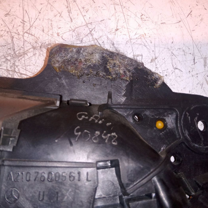 Poignee int porte avg occasion MERCEDES CLASSE E II Phase 2 09-1999->03-2002 E 220 CDI 2107660124 3