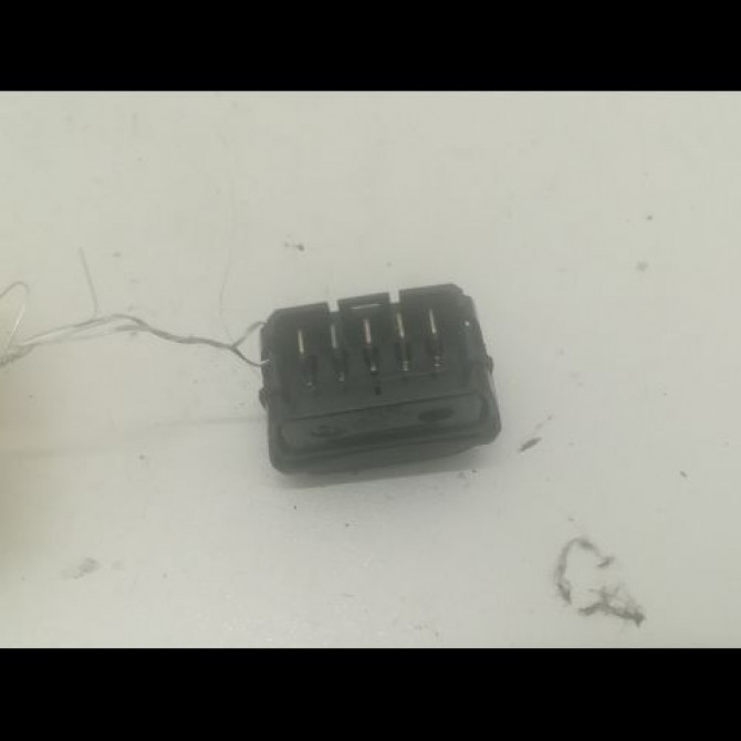 Commande lève-glace porte avant droite occasion CITROEN XSARA PICASSO Phase 2 02-2004->12-2010 1.6 HDI 110ch 2