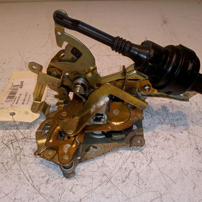 Serrure porte ard occasion MERCEDES CLASSE E II Phase 2 09-1999->03-2002 E 220 CDI 2027300635 2