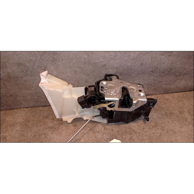 Serrure porte avd occasion MERCEDES CLASSE E II Phase 2 09-1999->03-2002 2027204435 3