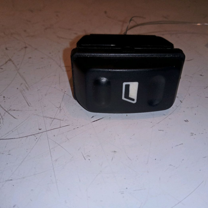 Commande lève-glace porte avant droite occasion CITROEN XSARA PICASSO Phase 2 02-2004->12-2010 1.6 HDI 110ch 1