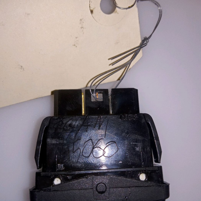 Commande lève-glace porte avant droite occasion CITROEN XSARA PICASSO Phase 2 02-2004->12-2010 1.6 HDI 92 ch 3