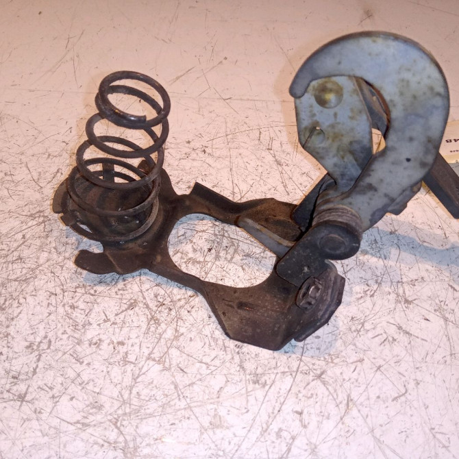 Serrure capot occasion MERCEDES CLASSE E II Phase 2 09-1999->03-2002 E 220 CDI 2108800960 2