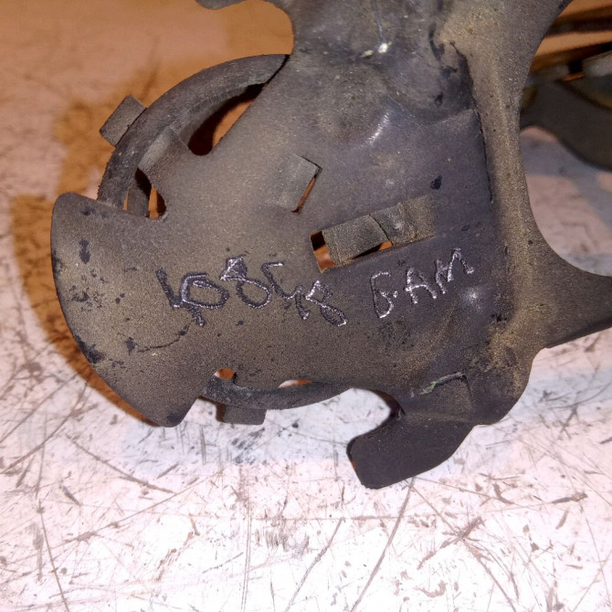 Serrure capot occasion MERCEDES CLASSE E II Phase 2 09-1999->03-2002 E 220 CDI 2108800960 3