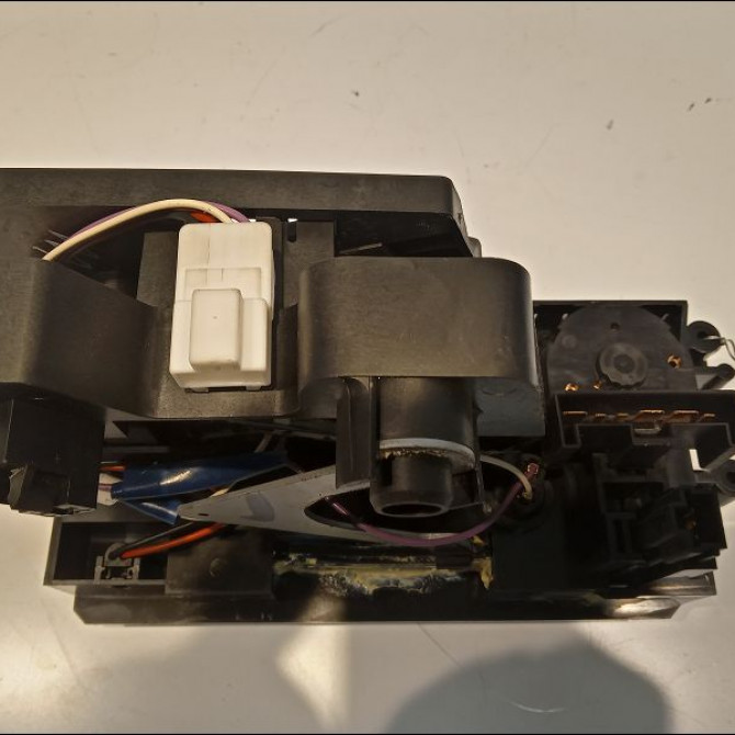 Commande de chauffage occasion NISSAN MICRA II Phase 4 09-2000->03-2003 1.4i 275156F600 2