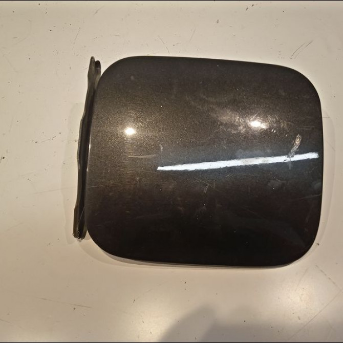 Volet de trappe carburant occasion NISSAN MICRA II Phase 4 09-2000->03-2003 1.4i 7883046B12 1