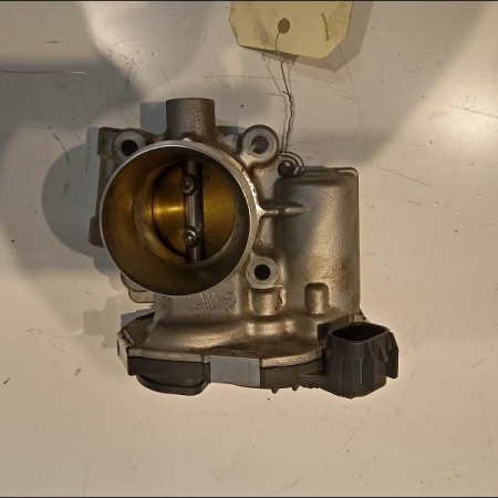 Boitier papillon occasion OPEL ASTRA IV 55565489