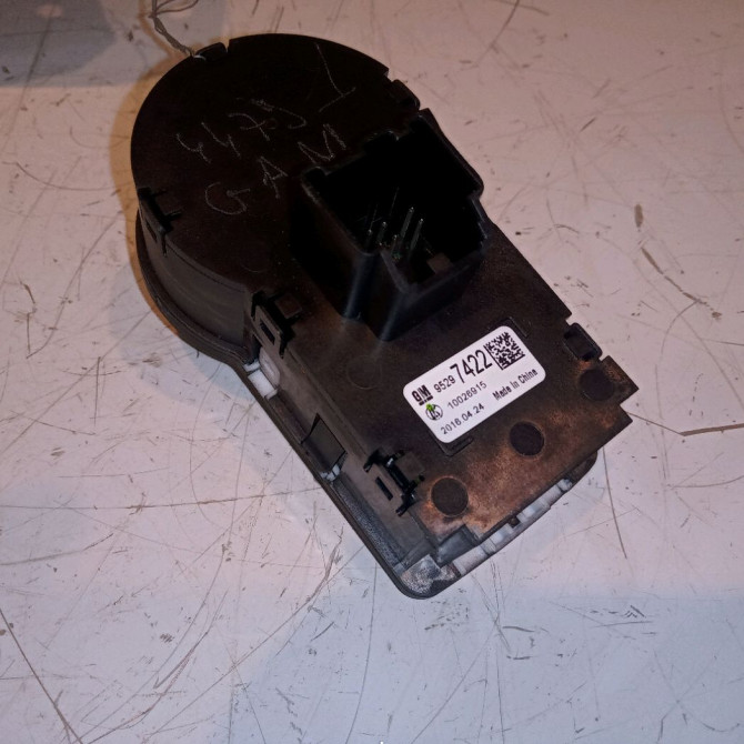 Interrupteur commande de phares occasion OPEL MOKKA Phase 1 10-2012->... 1.6 CDTI 136ch 95297422 2