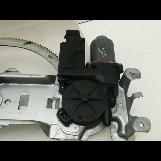 Mecanisme + moteur lève-glace avant droit occasion OPEL MERIVA I Phase 1 04-2003->12-2005 1.3 CDTI 70ch 93186831 2