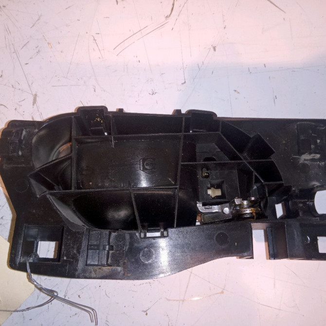 Poignee int porte avg occasion PEUGEOT 208 Phase 2 04-2015->... 1.6 BLUE HDI 100ch 96555518VV 2