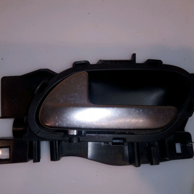 Poignee int porte arg occasion PEUGEOT 2008 Phase 1 01-2013->... 1.2i PURETECH 110ch 96555518VV 1