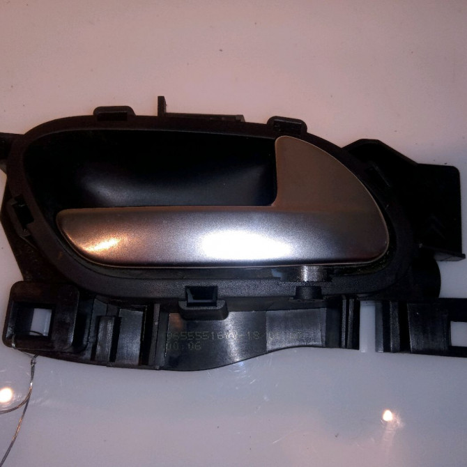 Poignee int porte ard occasion PEUGEOT 2008 Phase 1 01-2013->... 1.2i PURETECH 110ch 96555516VV 1