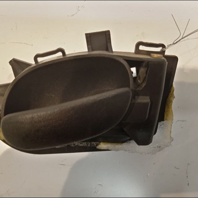 Poignee int porte arg occasion PEUGEOT 206 Phase 2 02-2003->02-2009 1.4i 88ch 9143A4 1