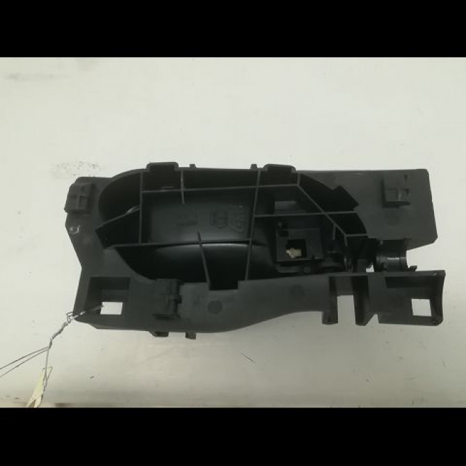 Poignee int porte avg occasion PEUGEOT 207 Phase 1 04-2006->06-2013 1.4 HDI 9143N7 2