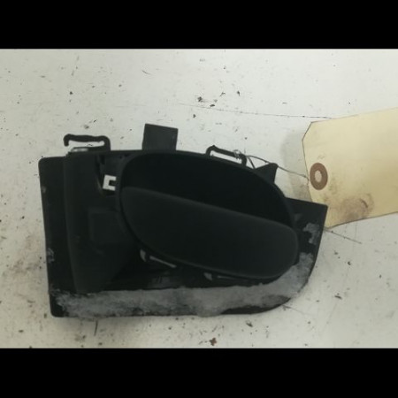 Poignee int porte avg occasion PEUGEOT 206 + Phase 1 03-2009->05-2013 1.4i 75ch 9143A4