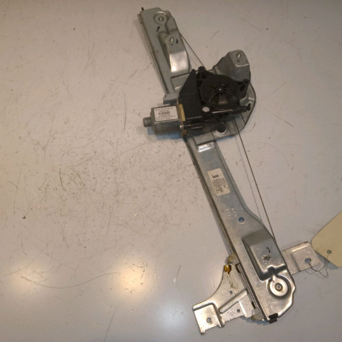 Mecanisme + moteur lève-glace avant droit occasion PEUGEOT 208 208 Phase 1 2012-03-01->2015-09-30 1.2 VTI 82ch 2