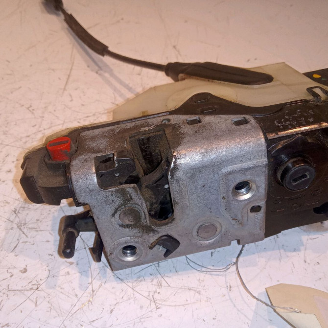 Serrure porte arg occasion PEUGEOT 208 208 Phase 1 2012-03-01->2015-09-30 1.2 VTI 82ch 2