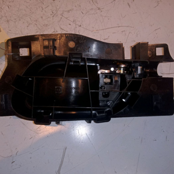 Poignee int porte ard occasion PEUGEOT 208 208 Phase 1 2012-03-01->2015-09-30 1.2 VTI 82ch 2